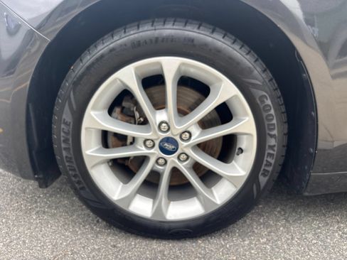 Certified 2019 Ford Fusion Energi Titanium FWD image 40