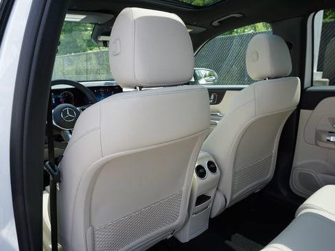 Certified 2025 Mercedes-Benz GLB 250 image 49