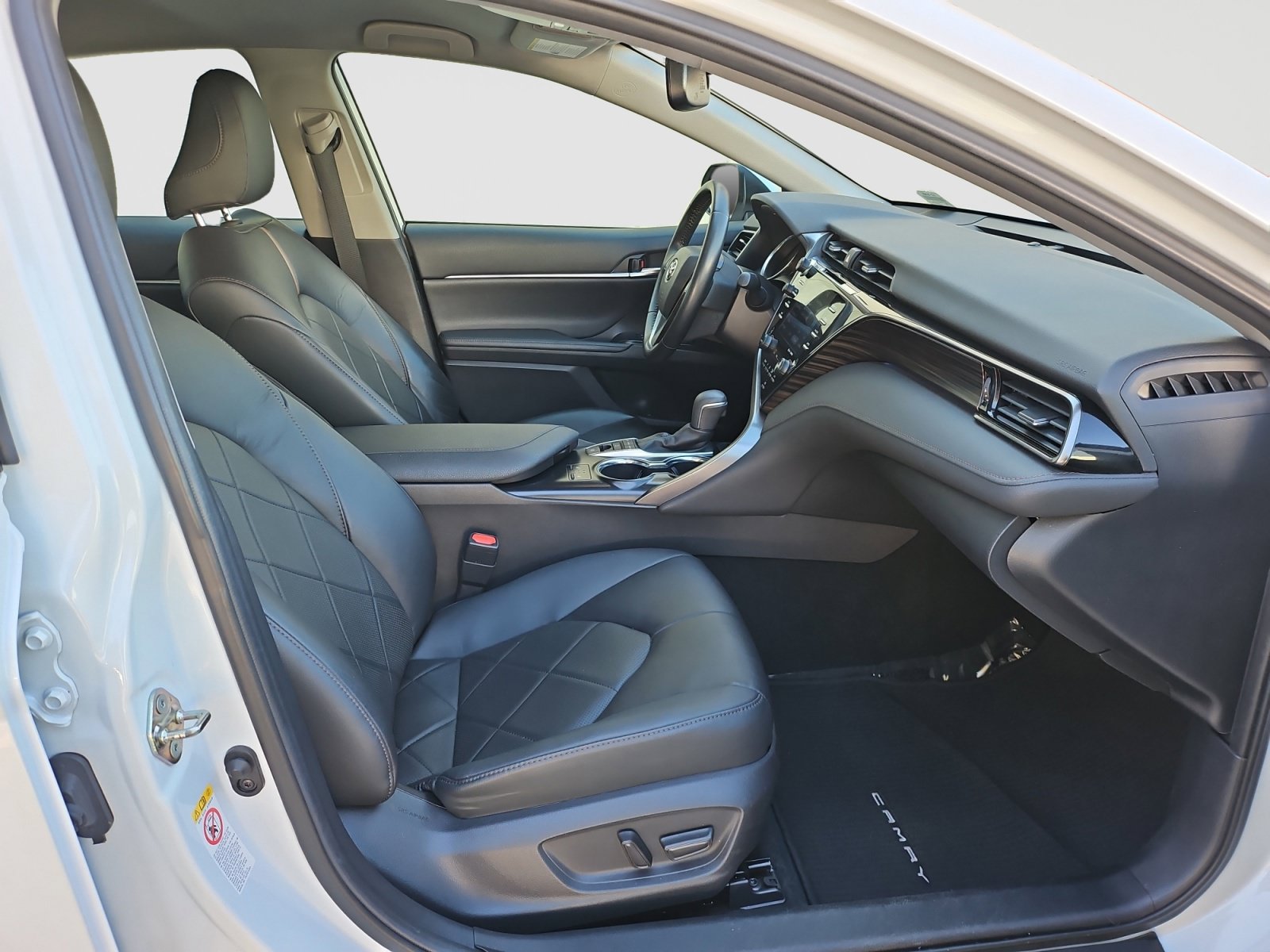 Used 2019 Toyota Camry XLE FWD image 15