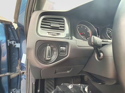 Used 2021 Volkswagen Golf 4-Door FWD image 29