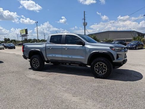 Used 2024 Chevrolet Colorado ZR2 w/ ZR2 Convenience Package III AWD/4WD image 2