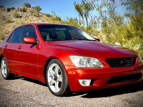 Used 2001 Lexus IS 300 image 9