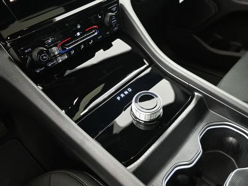 New 2025 Jeep Grand Cherokee L Laredo w/ Luxury Tech Group I image 9