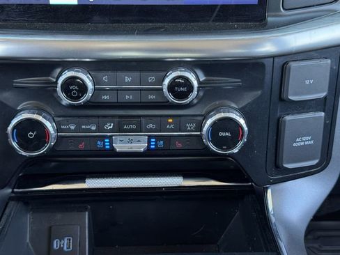 Used 2023 Ford F150 Lariat w/ Trailer Tow Package image 17