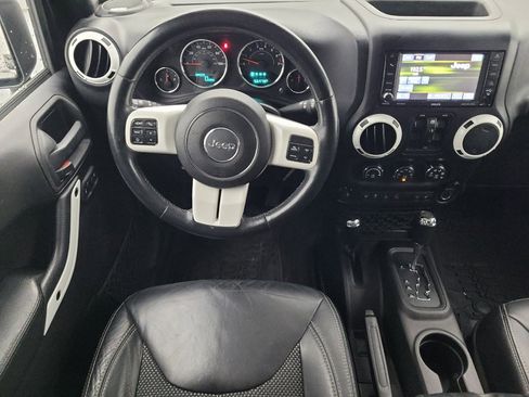 Used 2015 Jeep Wrangler Unlimited Sahara AWD/4WD image 22
