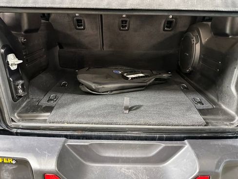 Used 2024 Jeep Wrangler Unlimited w/ Technology Group image 26