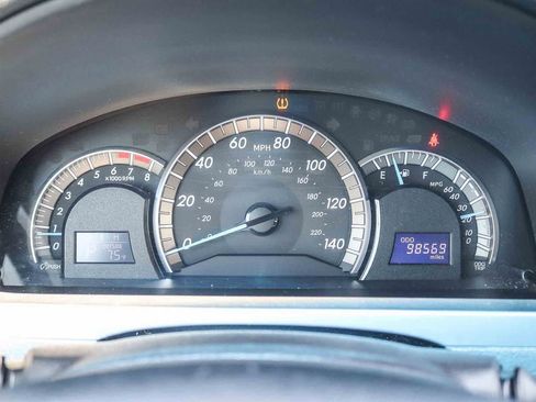 Used 2012 Toyota Camry SE FWD image 25