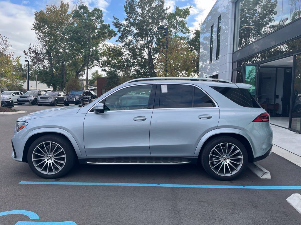 Used 2024 Mercedes-Benz GLE 450 4MATIC w/ AMG Line Exterior image 8
