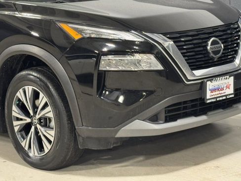 Used 2021 Nissan Rogue SV w/ Premium Package image 3