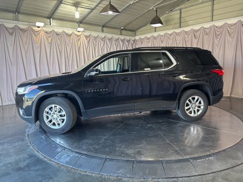 Used 2021 Chevrolet Traverse LT image 8