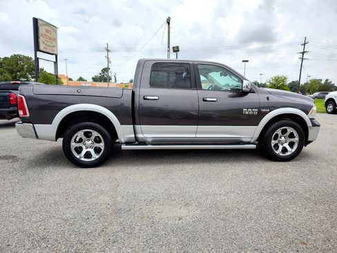 Used 2014 RAM 1500 Laramie w/ Convenience Group image 9