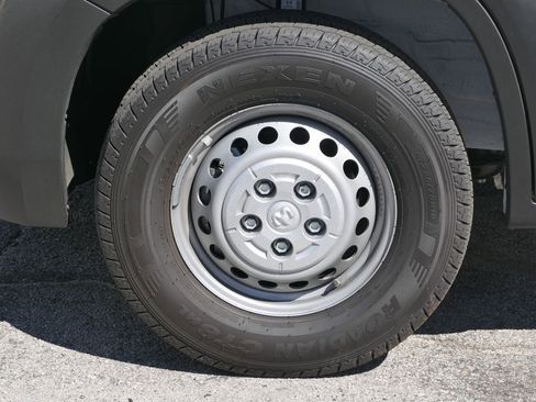 New 2024 RAM ProMaster 2500 w/ Convenience Group image 9