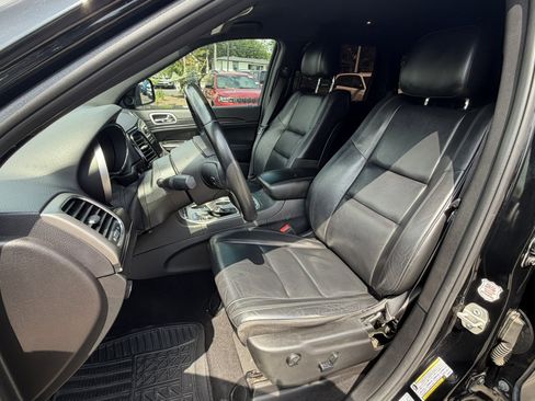 Used 2019 Jeep Grand Cherokee Limited AWD/4WD image 12