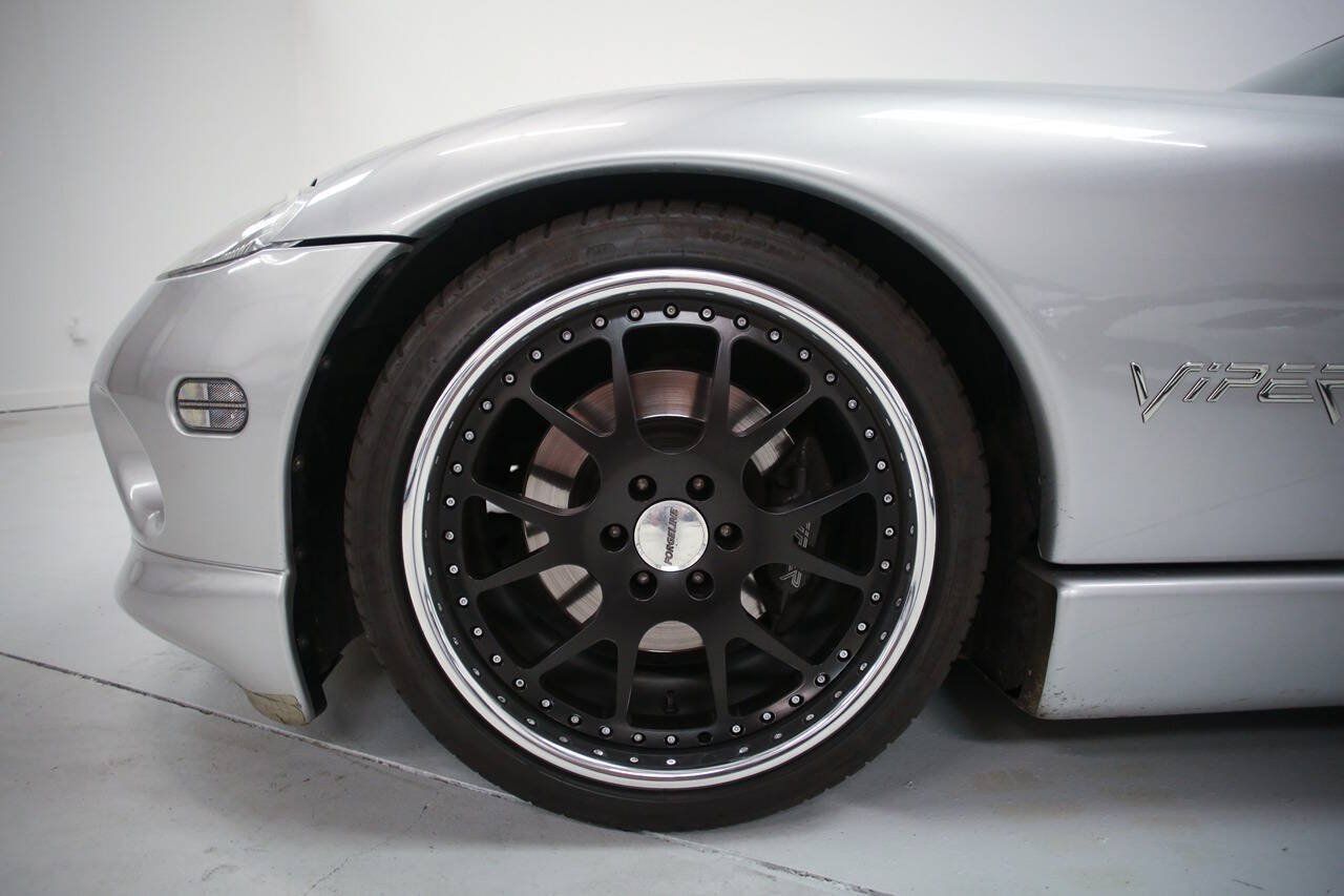 Used 1999 Dodge Viper GTS RWD image 15