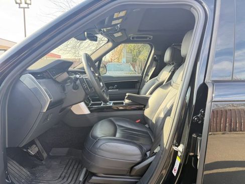 Used 2023 Land Rover Range Rover Long Wheelbase SE image 10