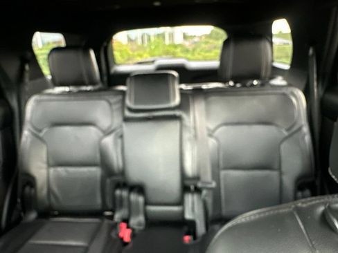Used 2018 Ford Explorer Limited AWD/4WD image 35