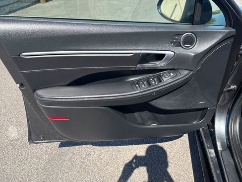 Used 2022 Hyundai Sonata Limited w/ Cargo Package FWD image 10