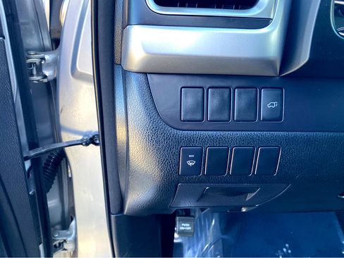 Used 2015 Toyota Highlander XLE image 17