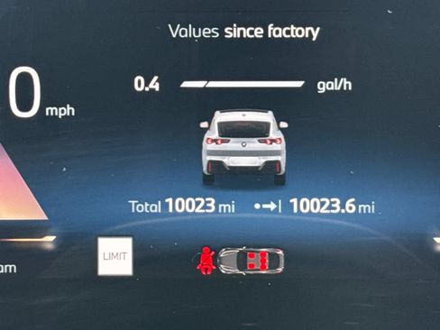 Used 2025 BMW X2 xDrive28i w/ Premium Package image 25