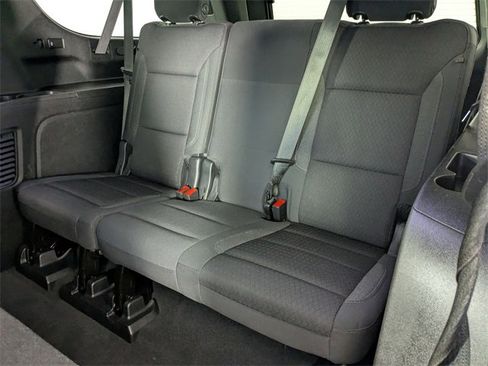 Used 2021 Chevrolet Suburban LS image 27