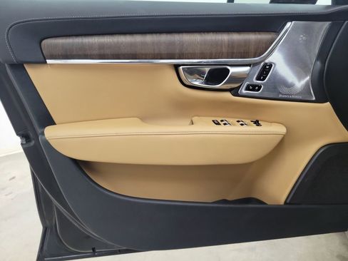 Certified 2023 Volvo S90 B6 Ultimate w/ Lounge Package image 21