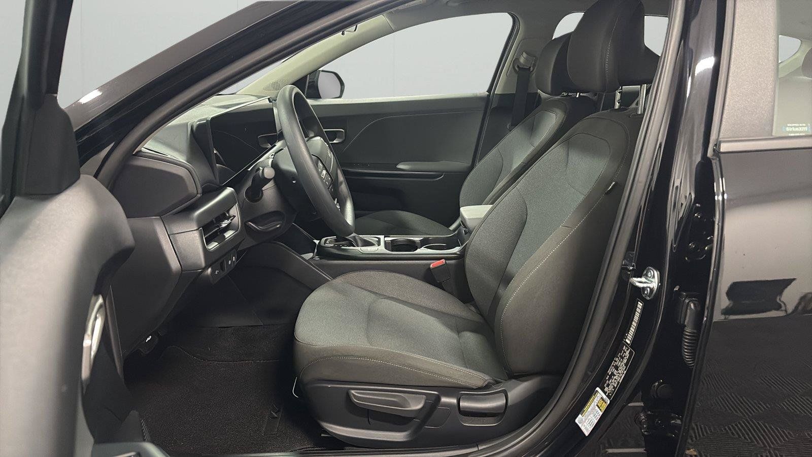 Used 2025 Kia K4 FWD image 10