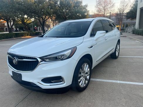 Used 2019 Buick Enclave Essence image 4