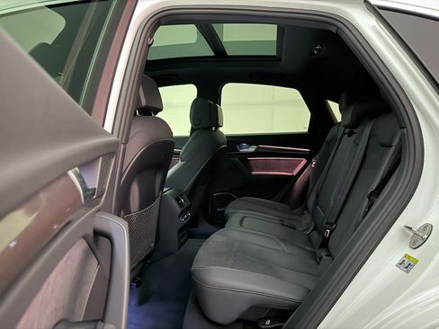 Used 2023 Audi SQ5 Prestige w/ Prestige Package image 22
