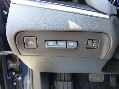 Used 2022 Buick Enclave Premium w/ Experience Buick Package AWD/4WD image 24