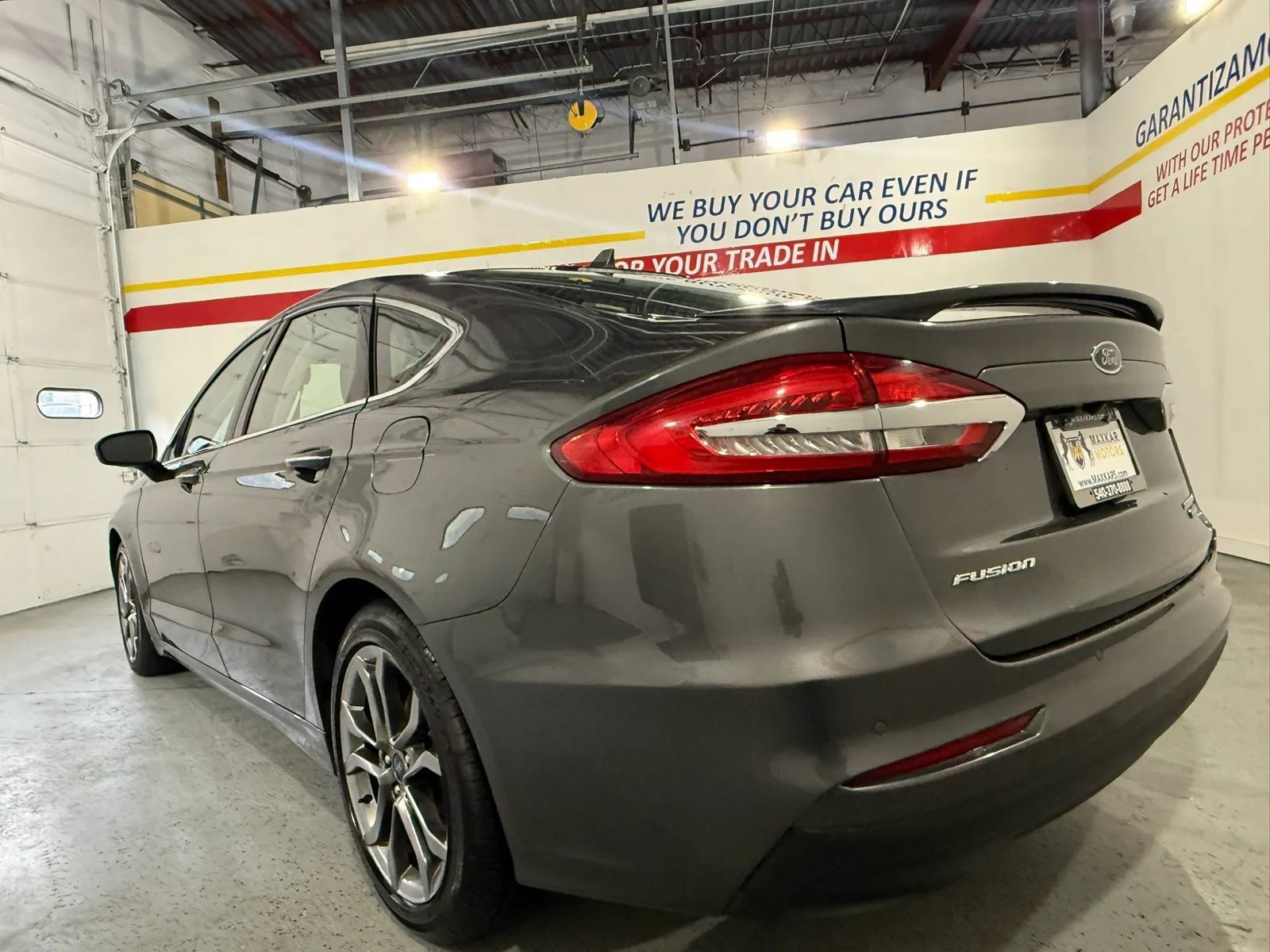 Used 2020 Ford Fusion Titanium FWD image 9