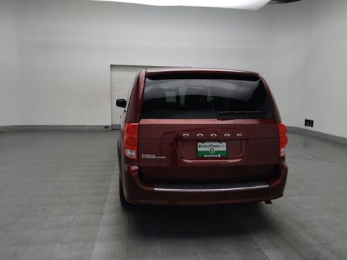 Used 2017 Dodge Grand Caravan SE image 6