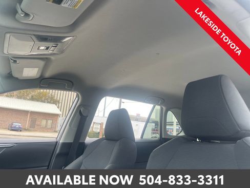 Used 2021 Toyota RAV4 LE image 30