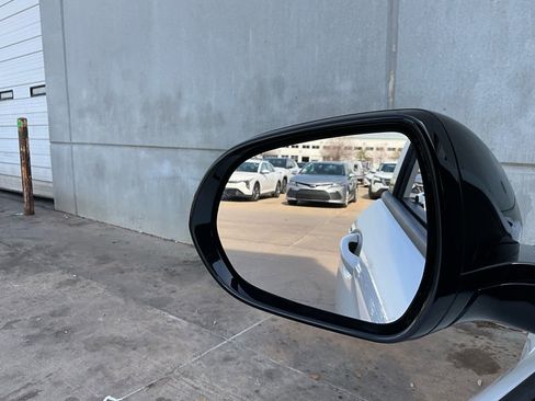 Used 2025 Buick Envista Sport Touring image 18