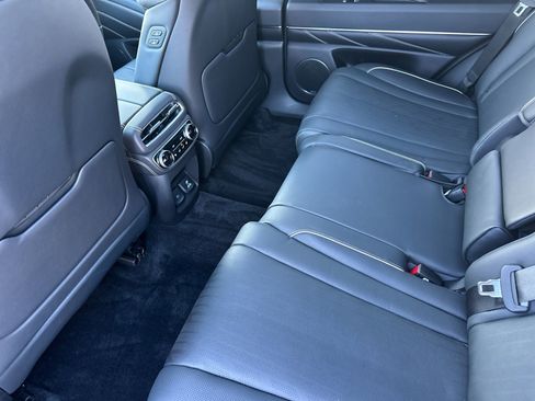 Used 2023 Genesis GV80 2.5T w/ Prestige 20" Package image 12