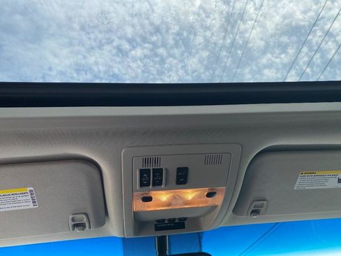 Used 2013 Chevrolet Suburban LTZ RWD image 33
