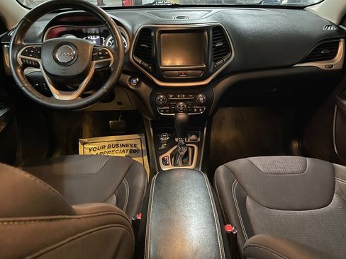 Used 2015 Jeep Cherokee Latitude w/ Comfort/Convenience Group AWD/4WD image 8
