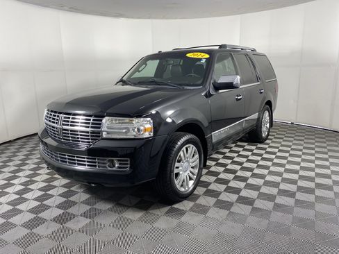 Used 2014 Lincoln Navigator 4WD image 10