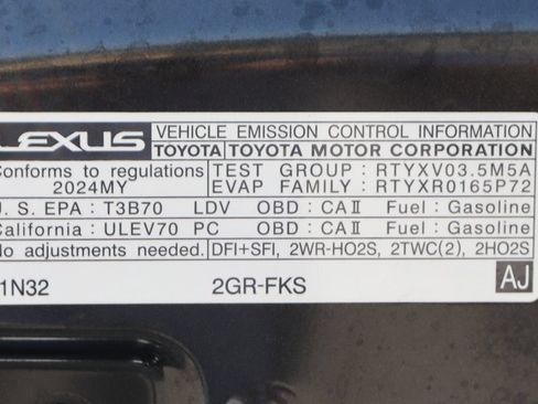 Used 2024 Lexus IS 350 F Sport RWD image 11