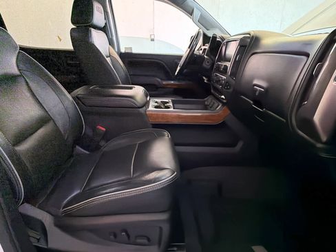Used 2018 Chevrolet Silverado 1500 High Country AWD/4WD image 23