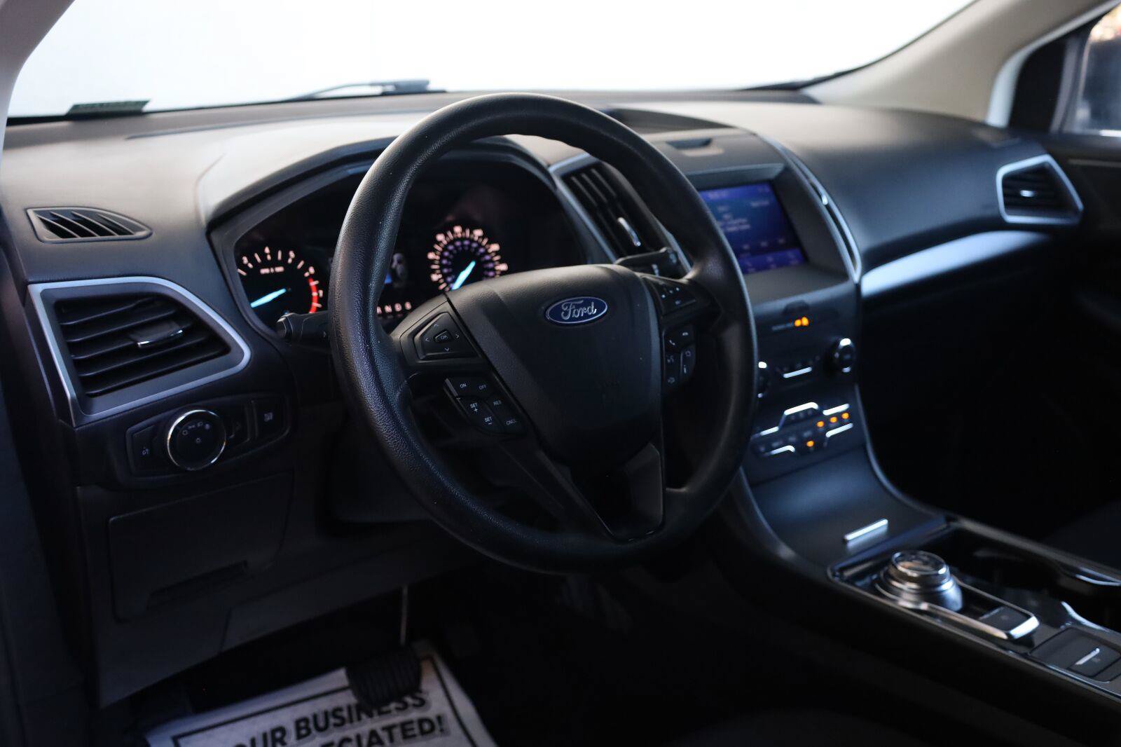 Used 2020 Ford Edge SE FWD image 16