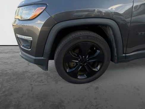 Used 2018 Jeep Compass Latitude w/ Popular Equipment Group FWD image 25