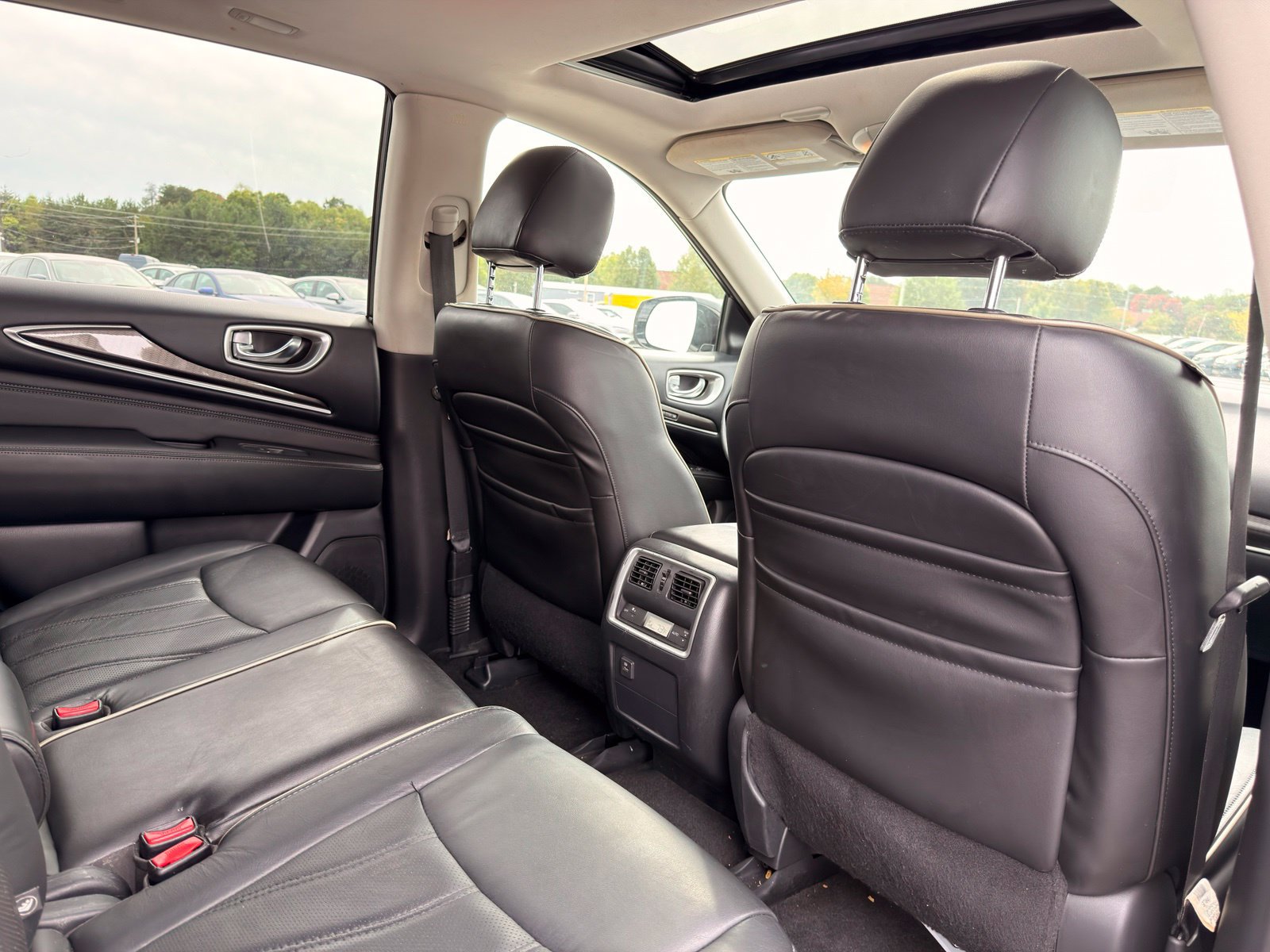 Used 2017 INFINITI QX60 Luxe w/ Premium Plus Package AWD/4WD image 24