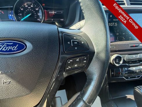 Used 2017 Ford Explorer XLT w/ Equipment Group 202A AWD/4WD image 19