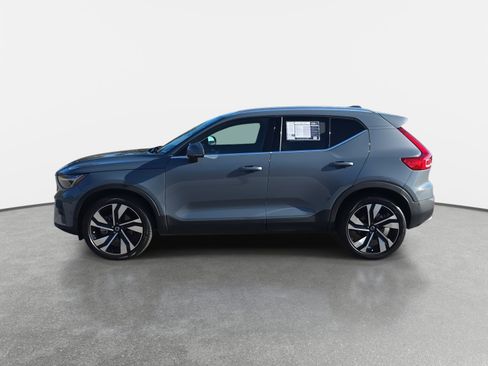 Used 2023 Volvo XC40 B5 Ultimate w/ Protection Package Premier image 8