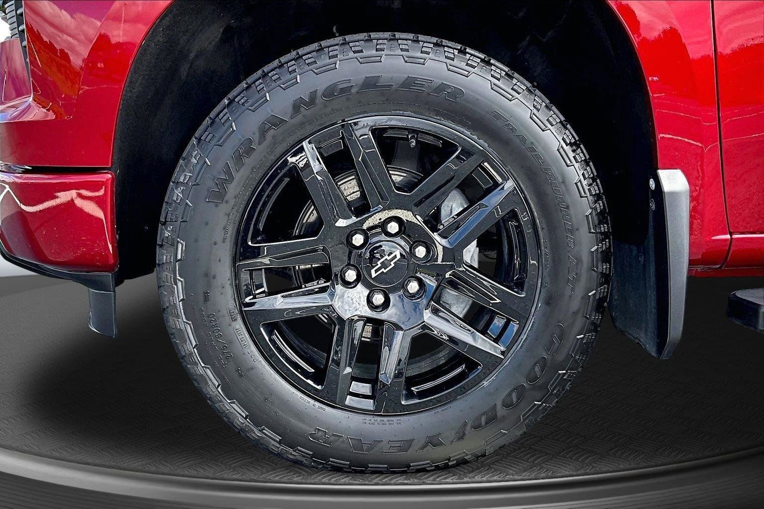 Used 2024 Chevrolet Silverado 1500 RST w/ Protection Package AWD/4WD image 11