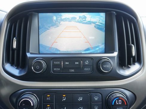 Used 2017 GMC Canyon Denali image 9