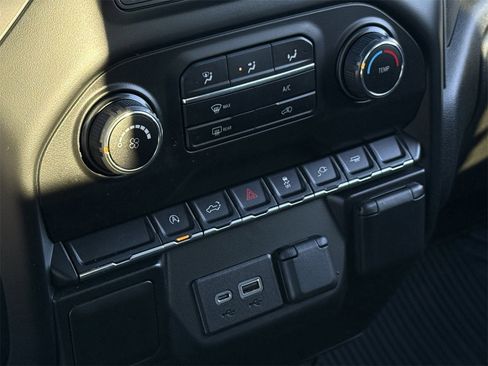 Used 2021 Chevrolet Silverado 1500 Custom image 17