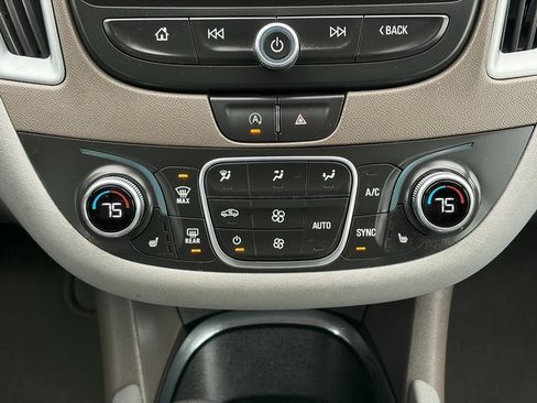 Used 2024 Chevrolet Malibu LT image 23