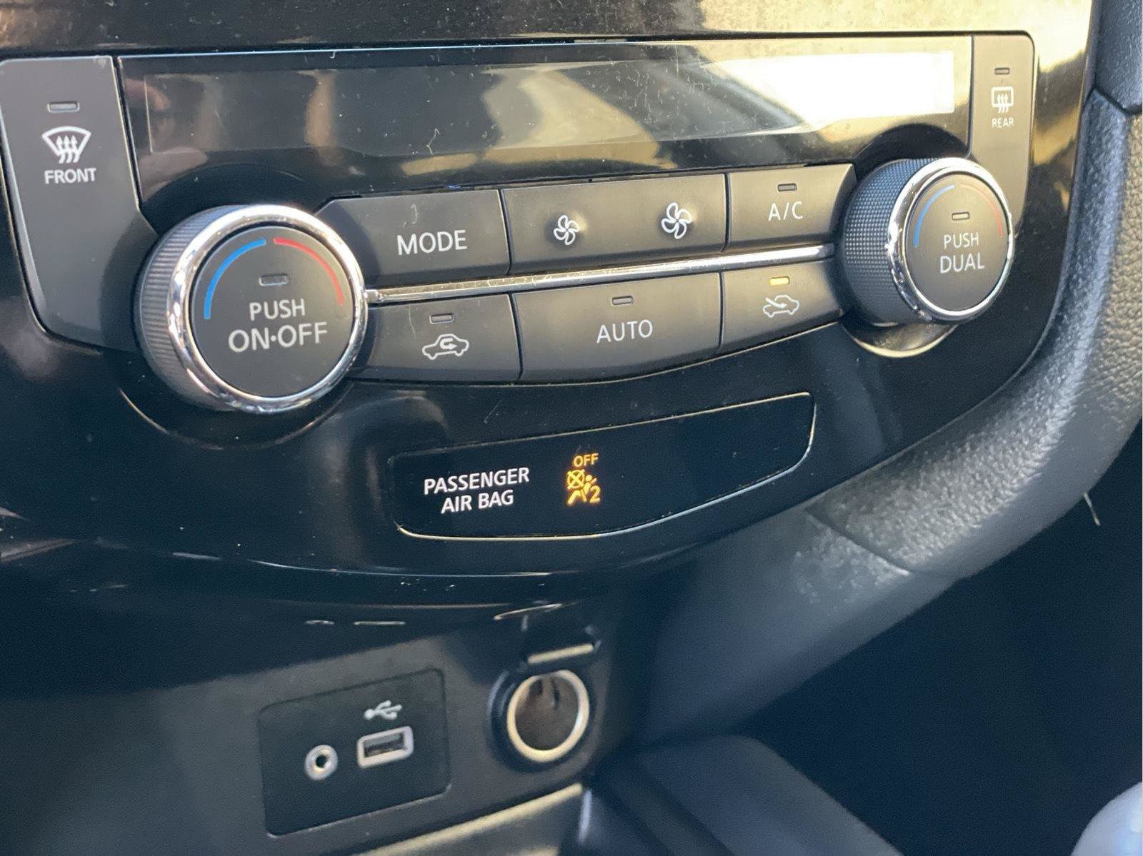 Used 2018 Nissan Rogue SV AWD/4WD image 34