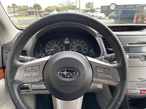 Used 2010 Subaru Outback 3.6R Limited AWD/4WD image 9